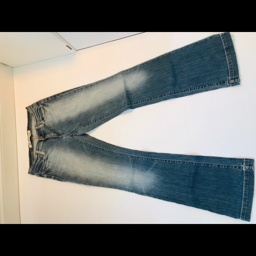 Long and Lean Gap Woman’s Jeans